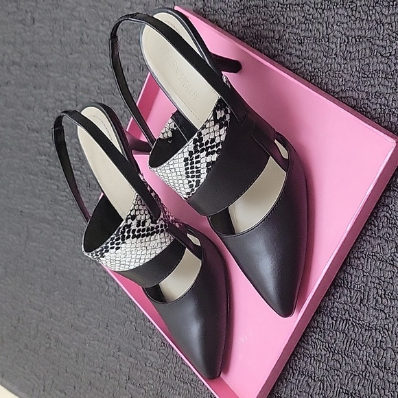 Ellen Tracy Leather Black/Snakeprint strap pumps US 7.5 - Picture 2 of 6